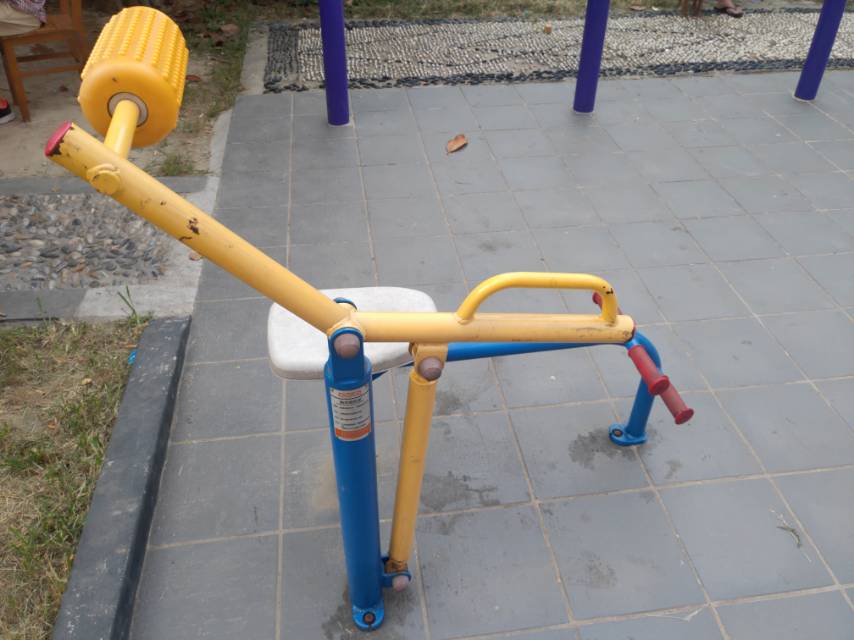 腹背鍛煉器 腹背鍛煉器