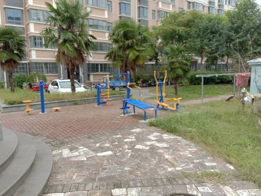 陳家鎮(zhèn)裕國路581弄健身路徑