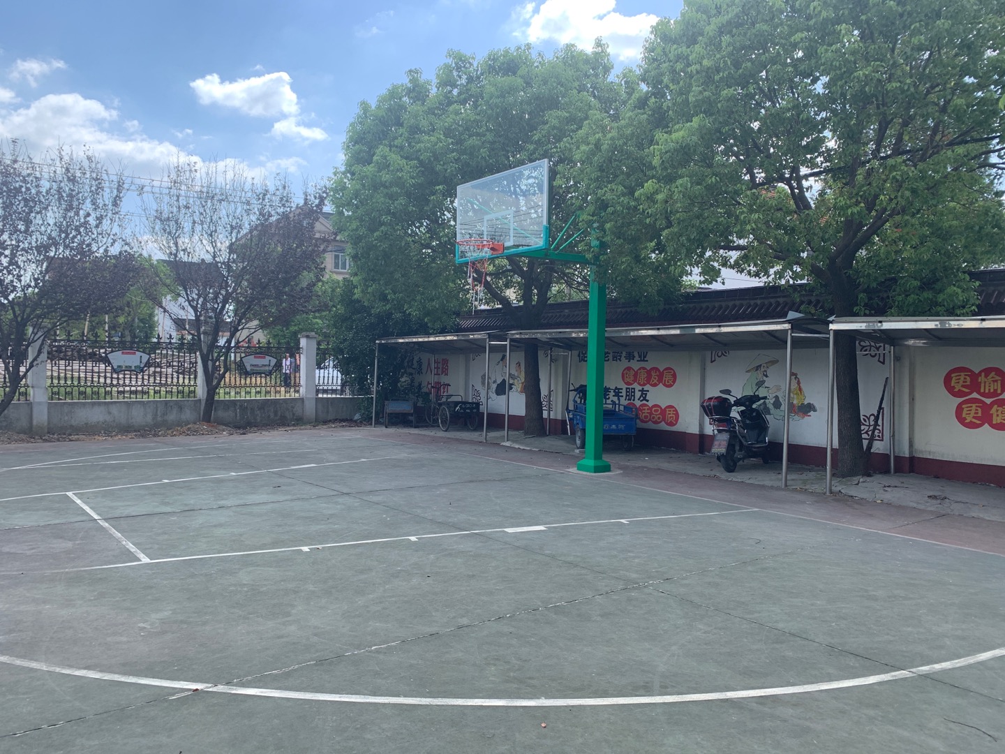 大茫村籃球場