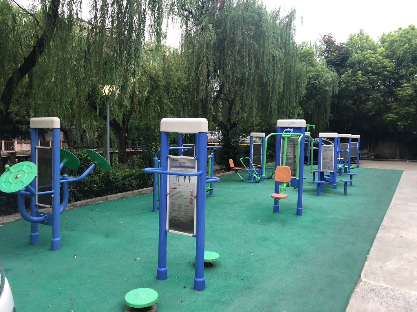 華驥苑社區(qū)健身點(diǎn)1