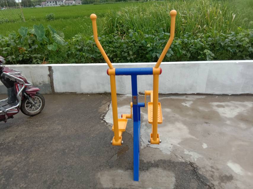 室外橢圓機(jī) 室外橢圓機(jī)