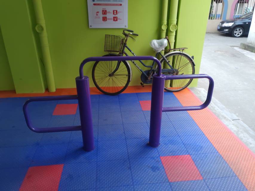 彈振壓腿器 彈振壓腿器