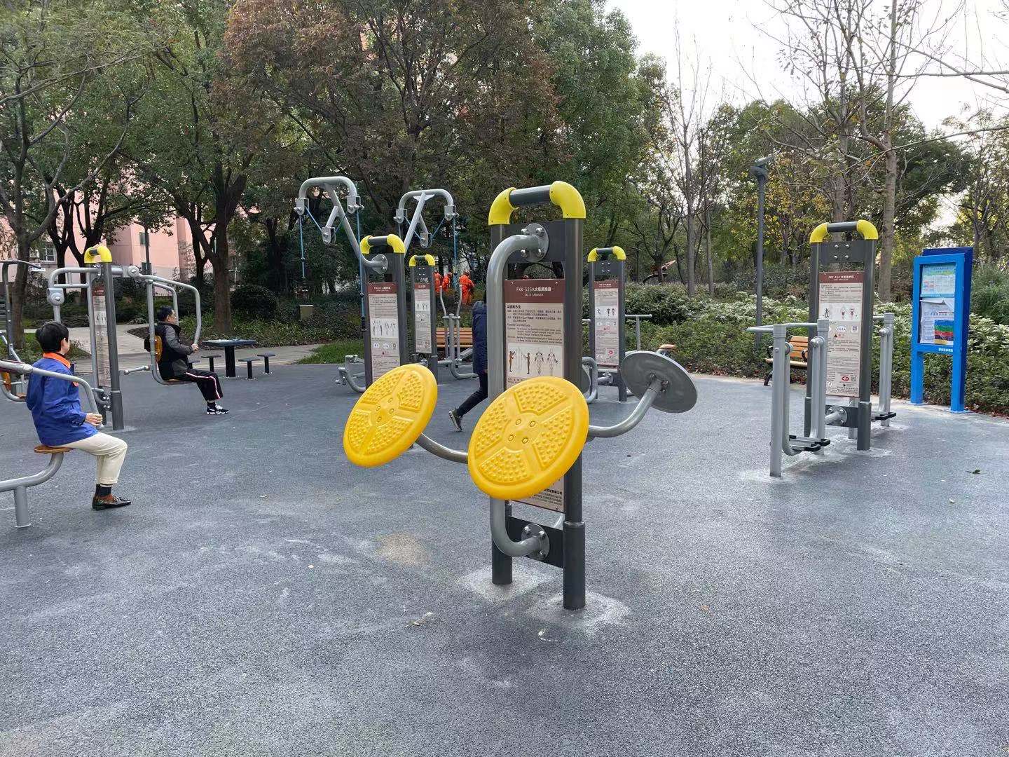 靜安區(qū)大寧路街道廣中綠地健身點 靜安區(qū)大寧路街道廣中綠地健身點