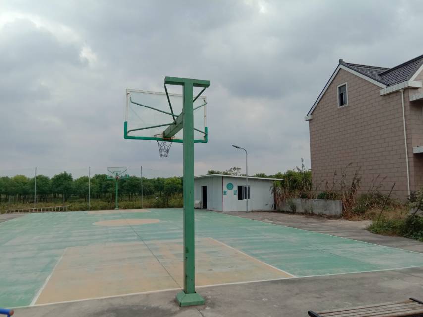 梅園村農(nóng)民健身工程* 梅園村農(nóng)民健身工程*