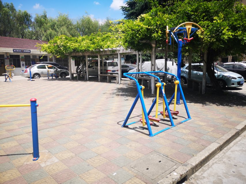 曹行居委B健身點