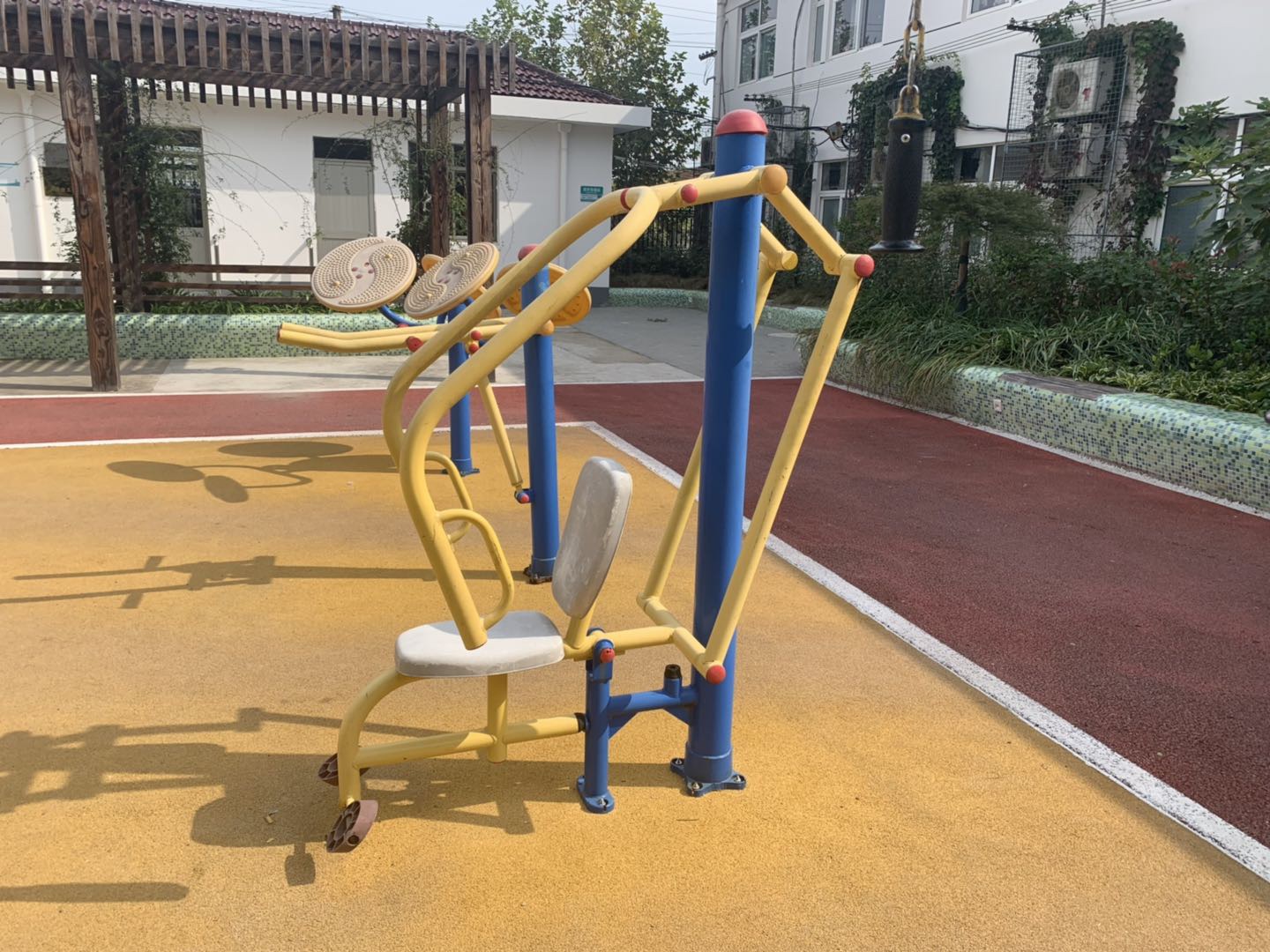 自重推胸器 自重推胸器