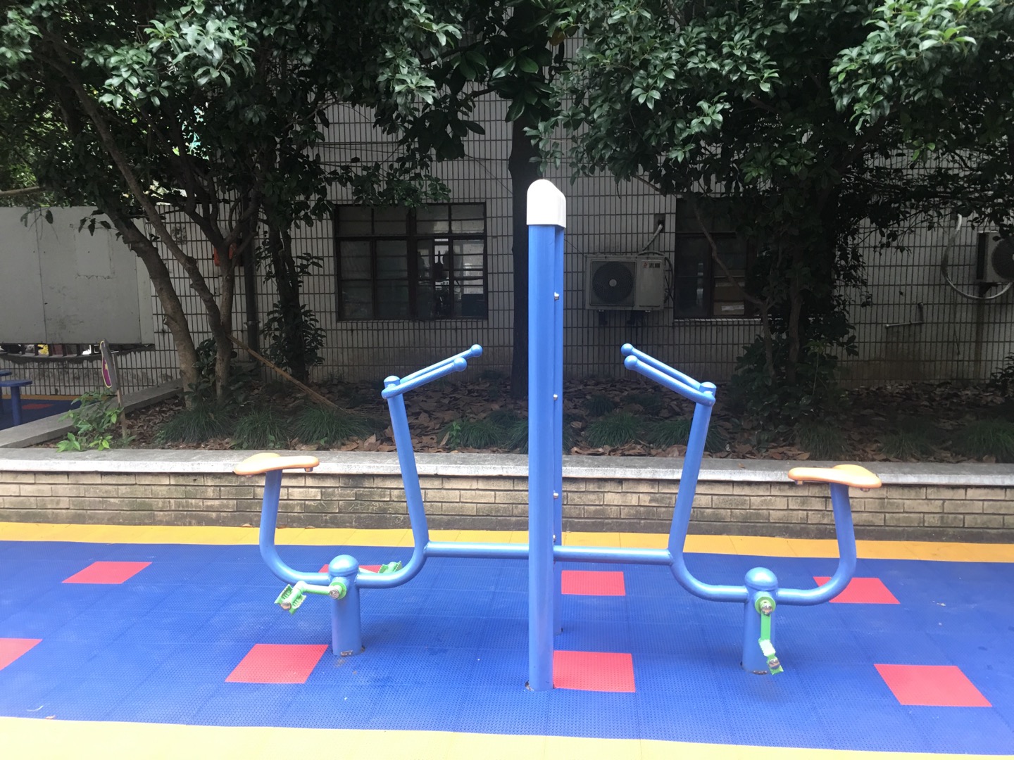 雙立柱健身車 雙立柱健身車