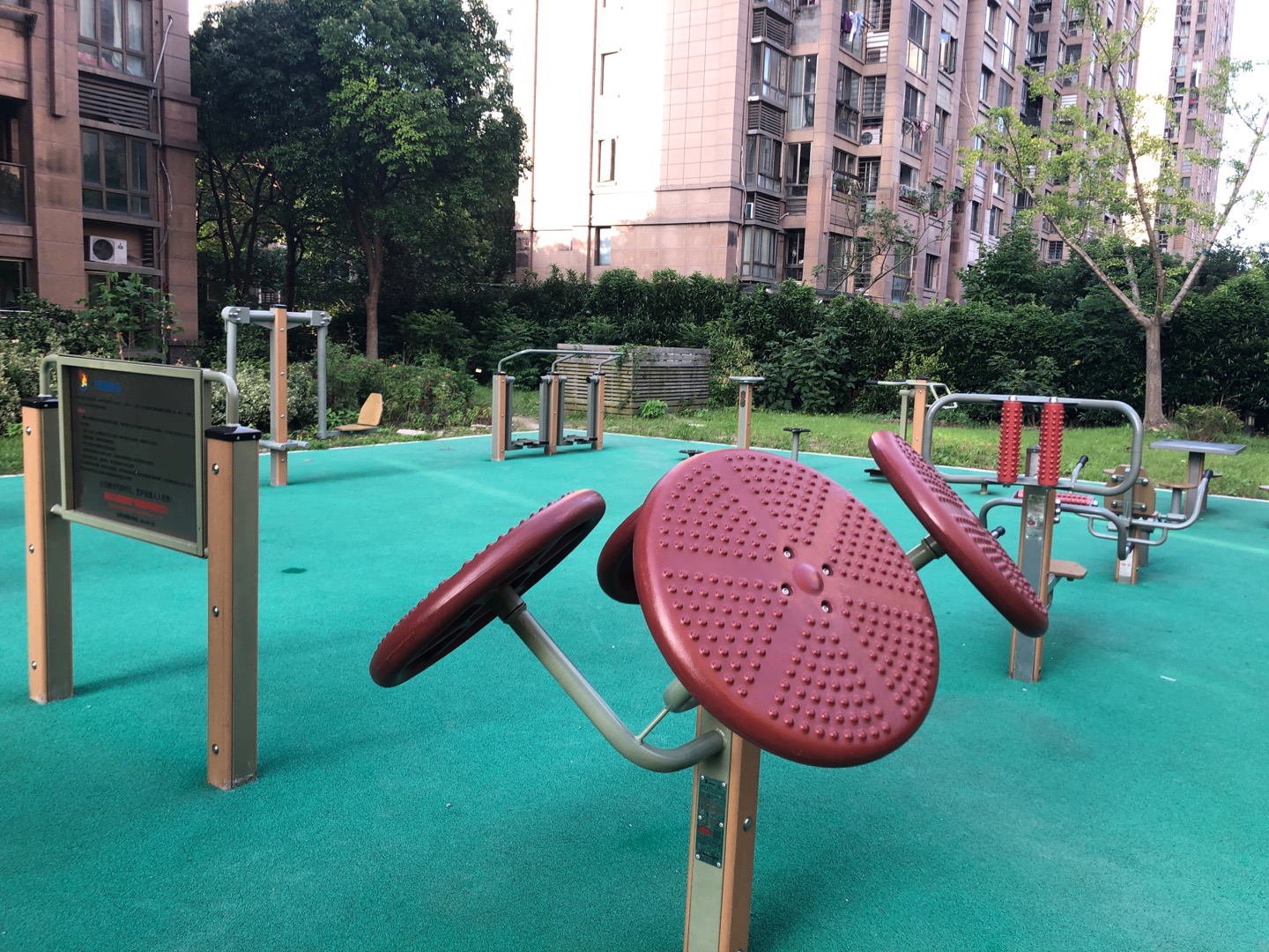 陽光二居市民益智健身點(diǎn) 陽光二居市民益智健身點(diǎn)