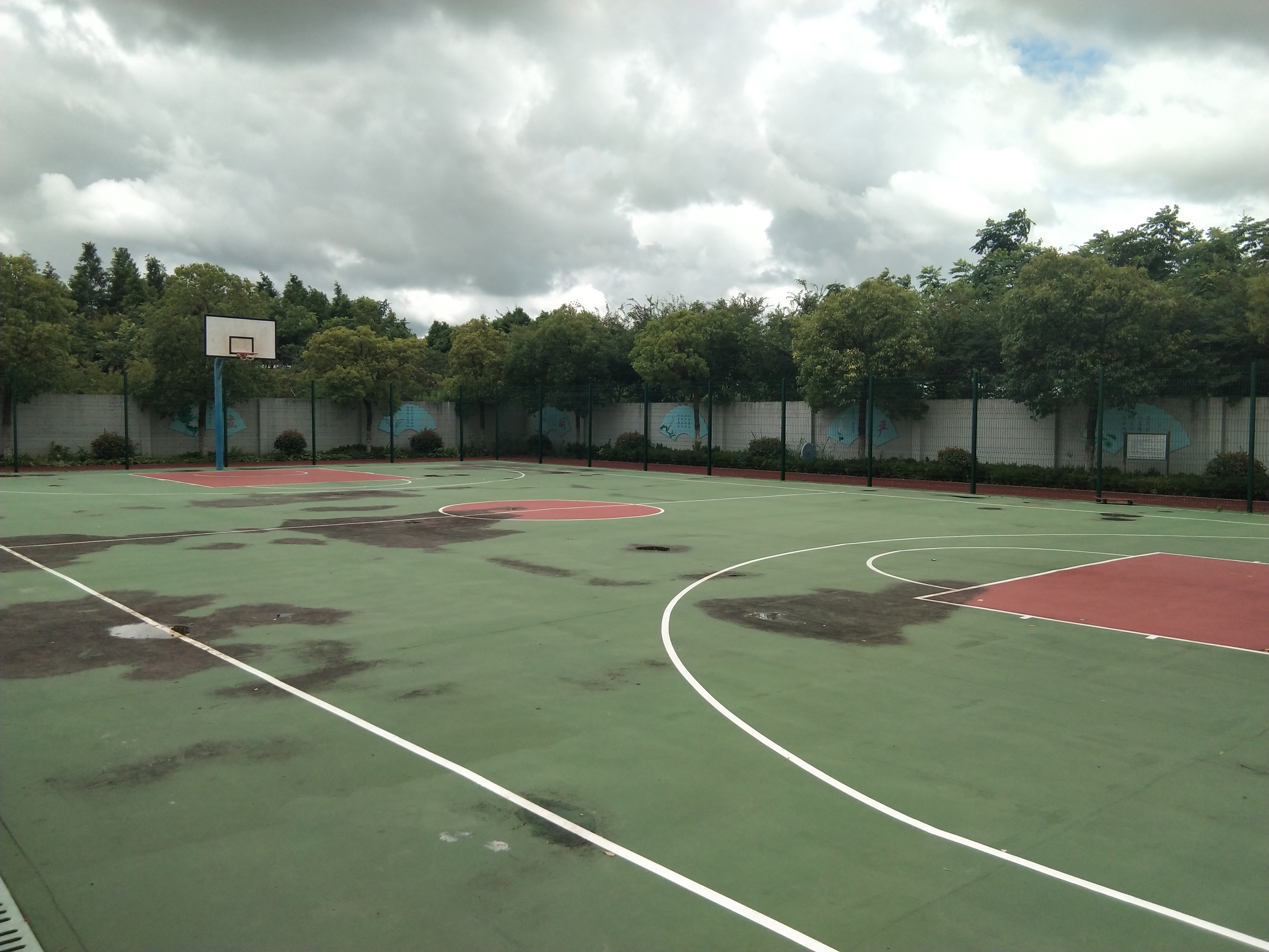 燎原社區(qū)公共運動場 燎原社區(qū)公共運動場