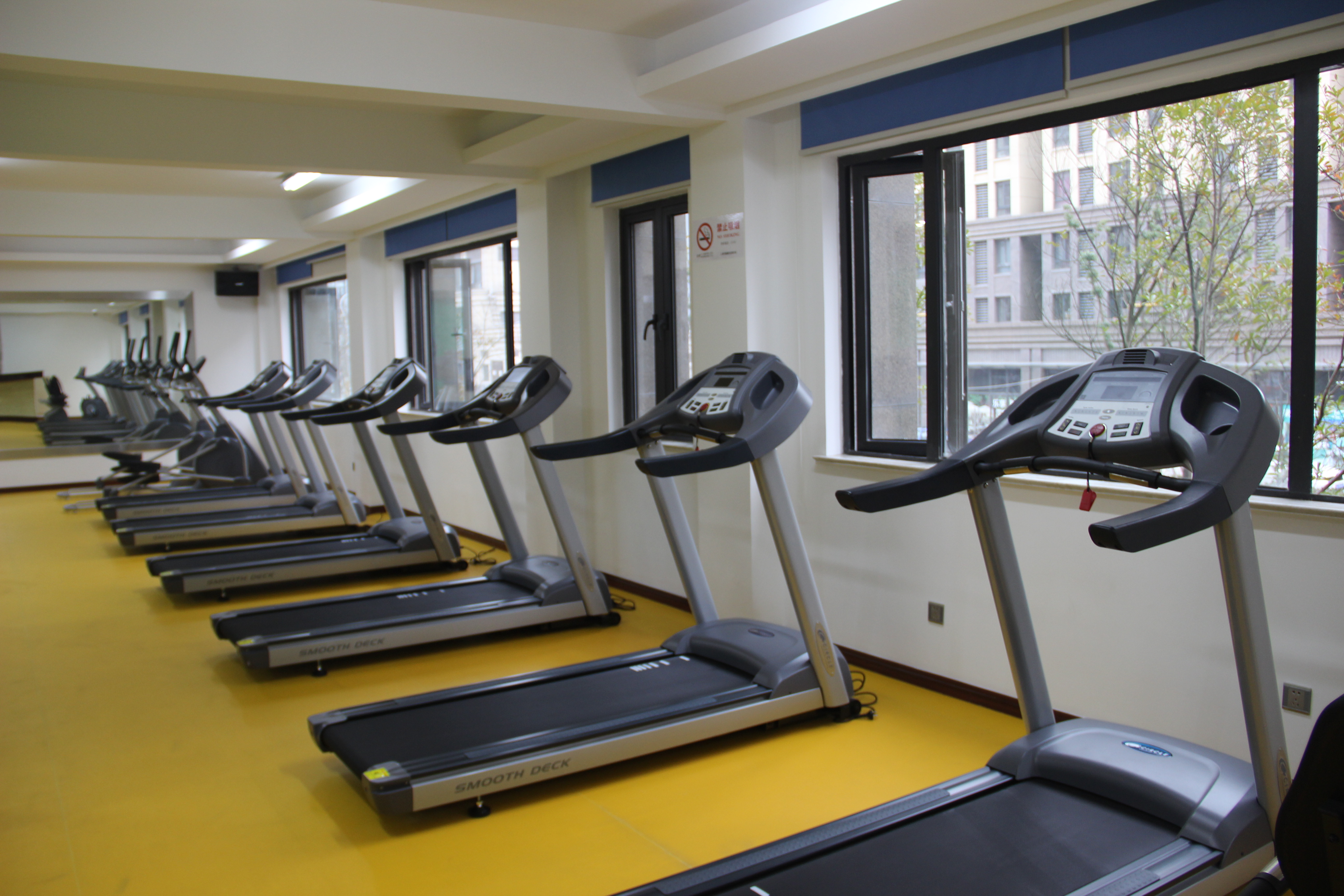 奉浦社區(qū)百姓健身房 奉浦社區(qū)百姓健身房