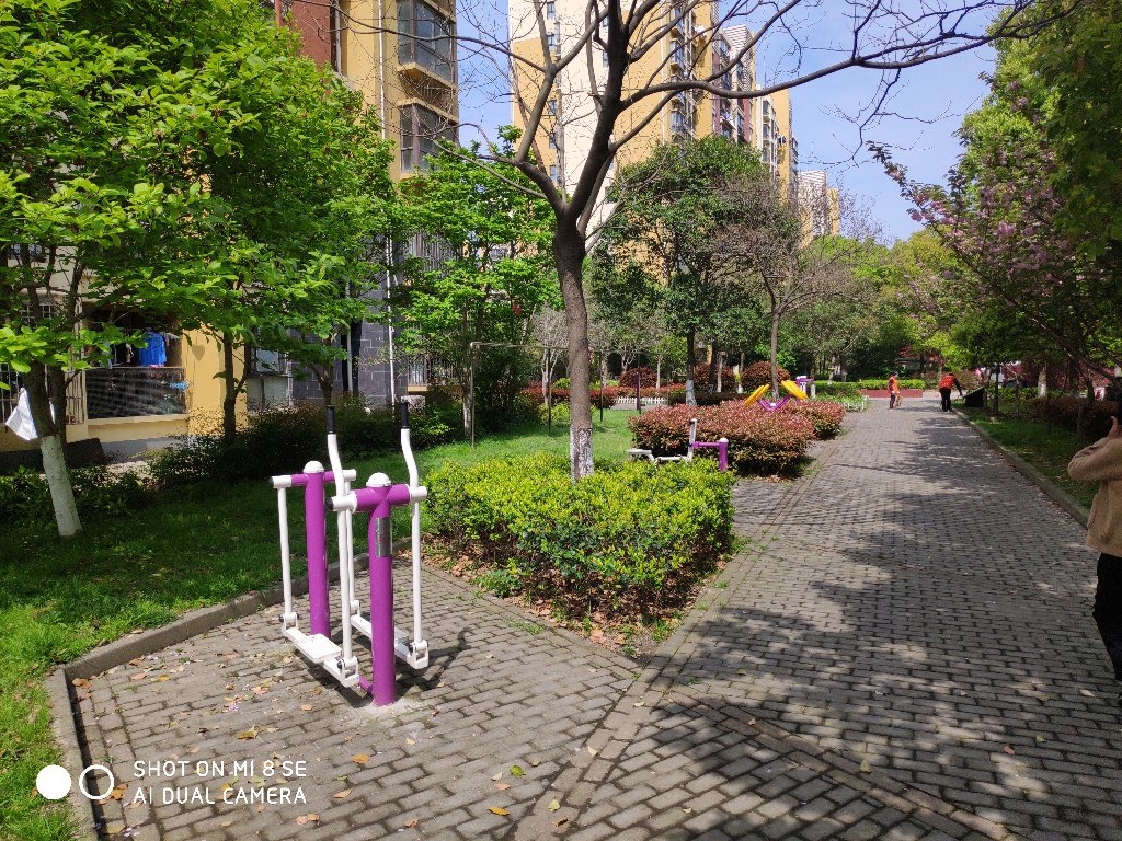 閔行區(qū)華漕鎮(zhèn)虹韻居委市民益智健身點(diǎn)