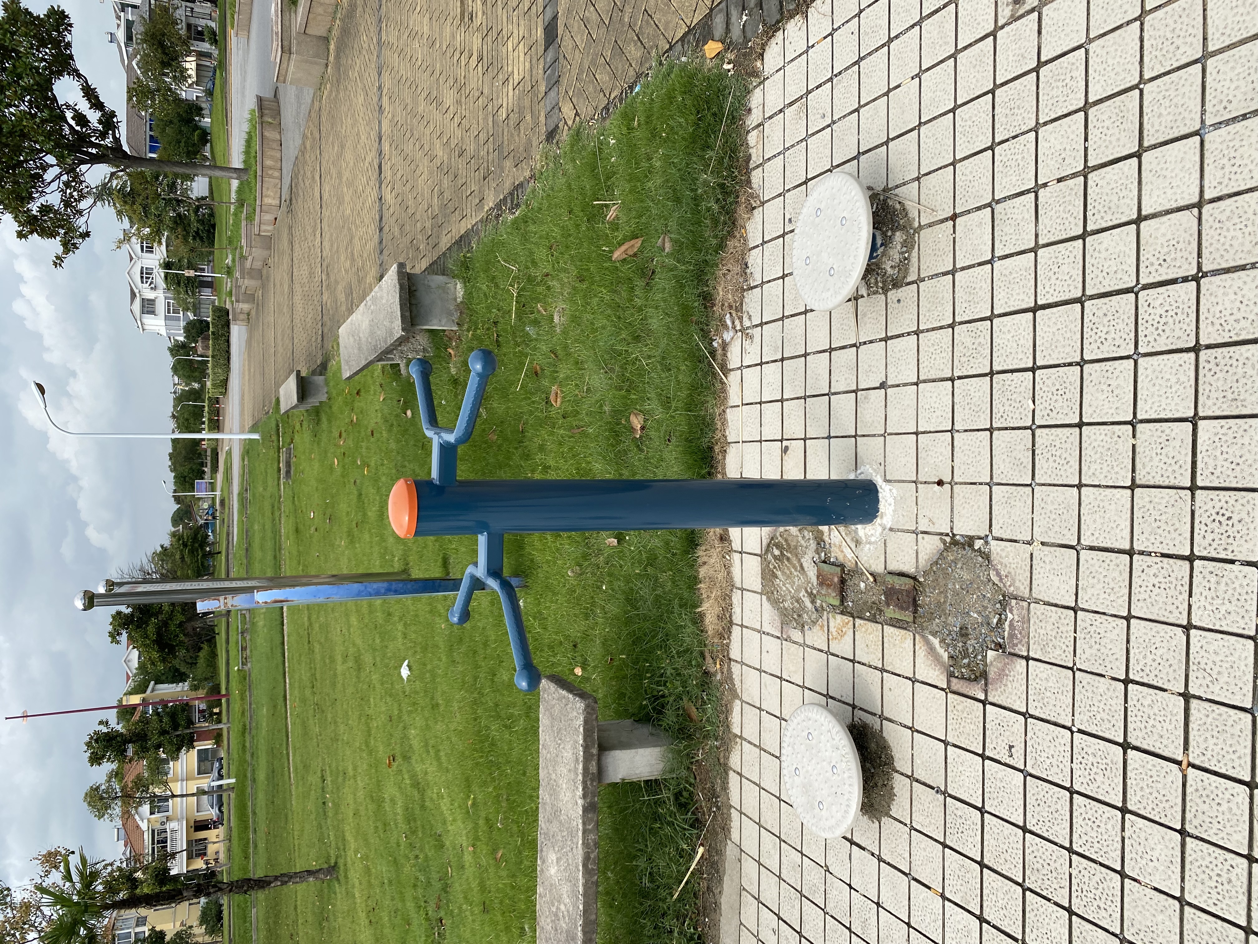 多功能訓練器 多功能訓練器