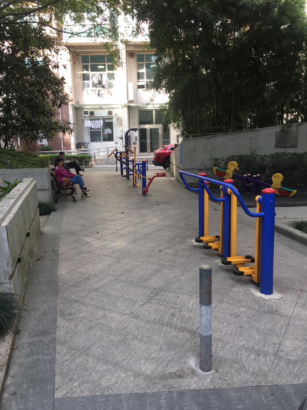 頤華二居委健身點