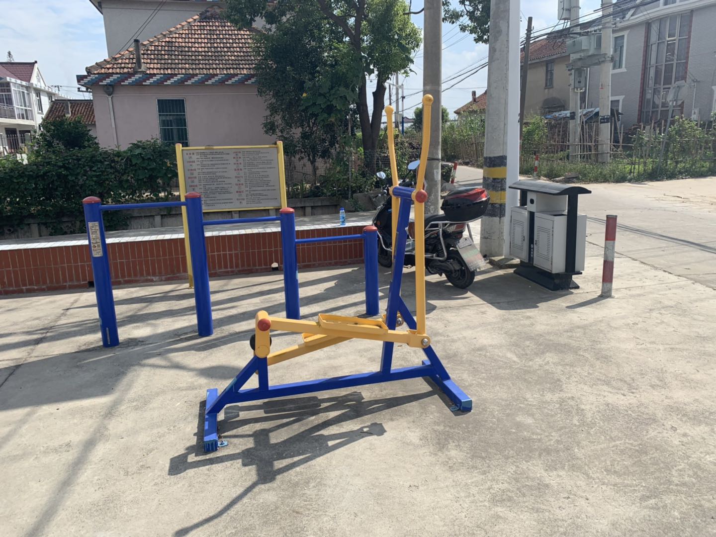 室外橢圓機(jī) 室外橢圓機(jī)