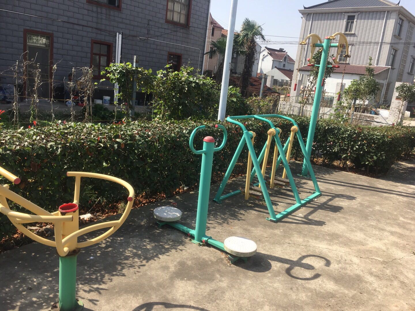 老港鎮(zhèn)牛肚村民委員會16組健身苑點(diǎn)