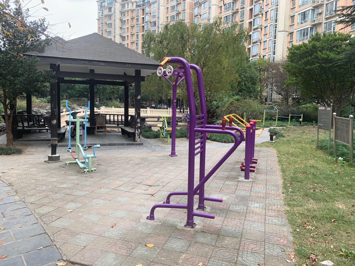 靜安區(qū)寶山路街道象山里居委健身點(diǎn) （臨山路206弄）