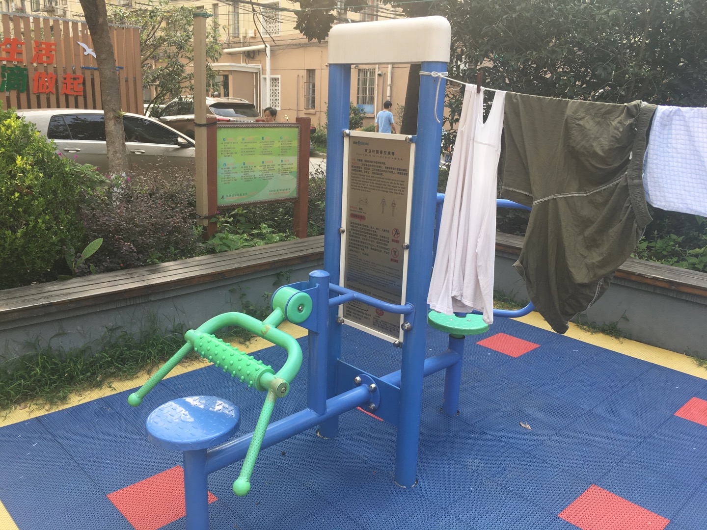 雙立柱腰背按摩器 雙立柱腰背按摩器