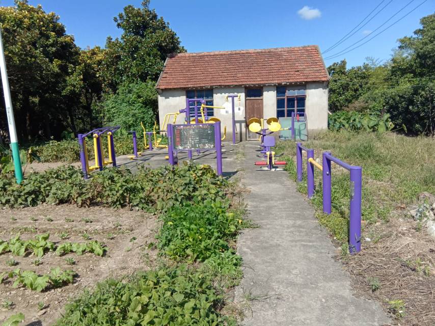 協(xié)隆村濱江10隊(duì)健身路徑