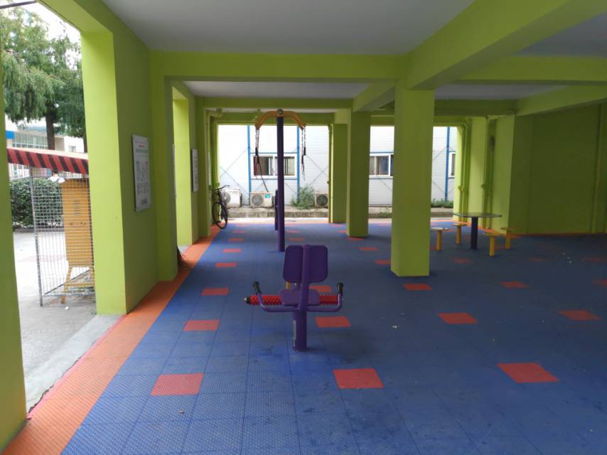 虎林居委健身點