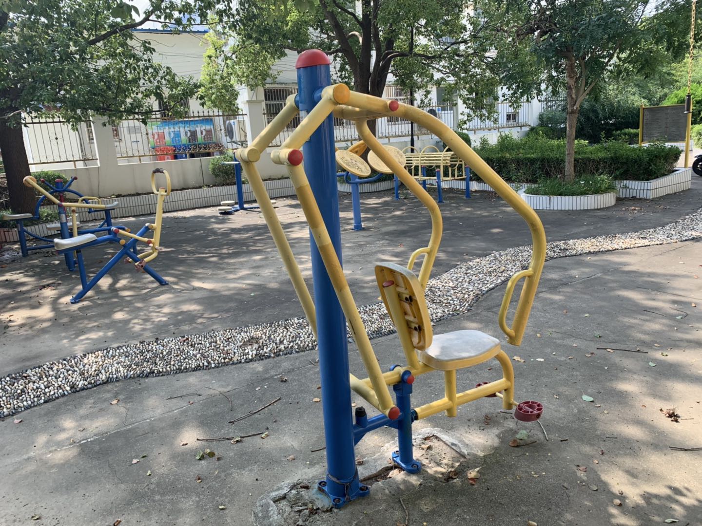 自重推胸器 自重推胸器