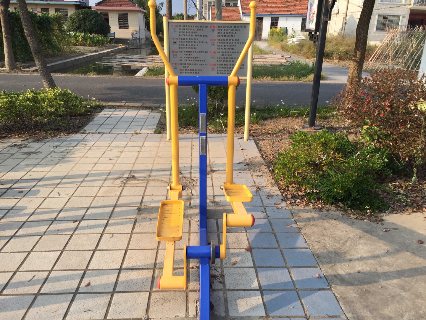 室外橢圓機(jī) 室外橢圓機(jī)