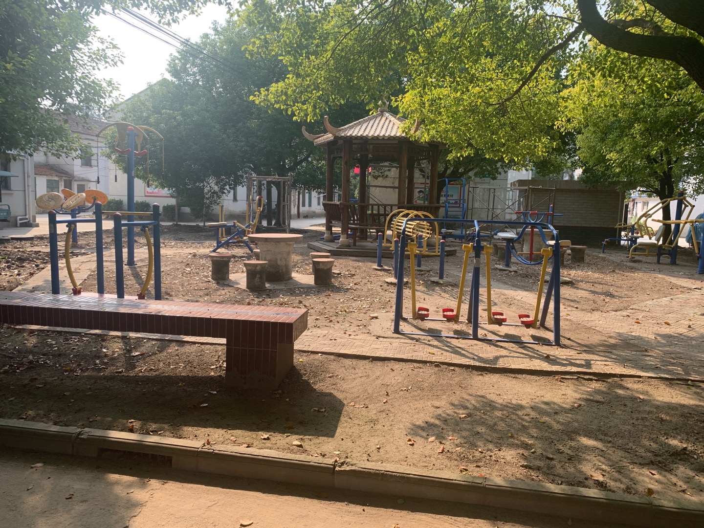 躍進(jìn)一村健身點(diǎn)