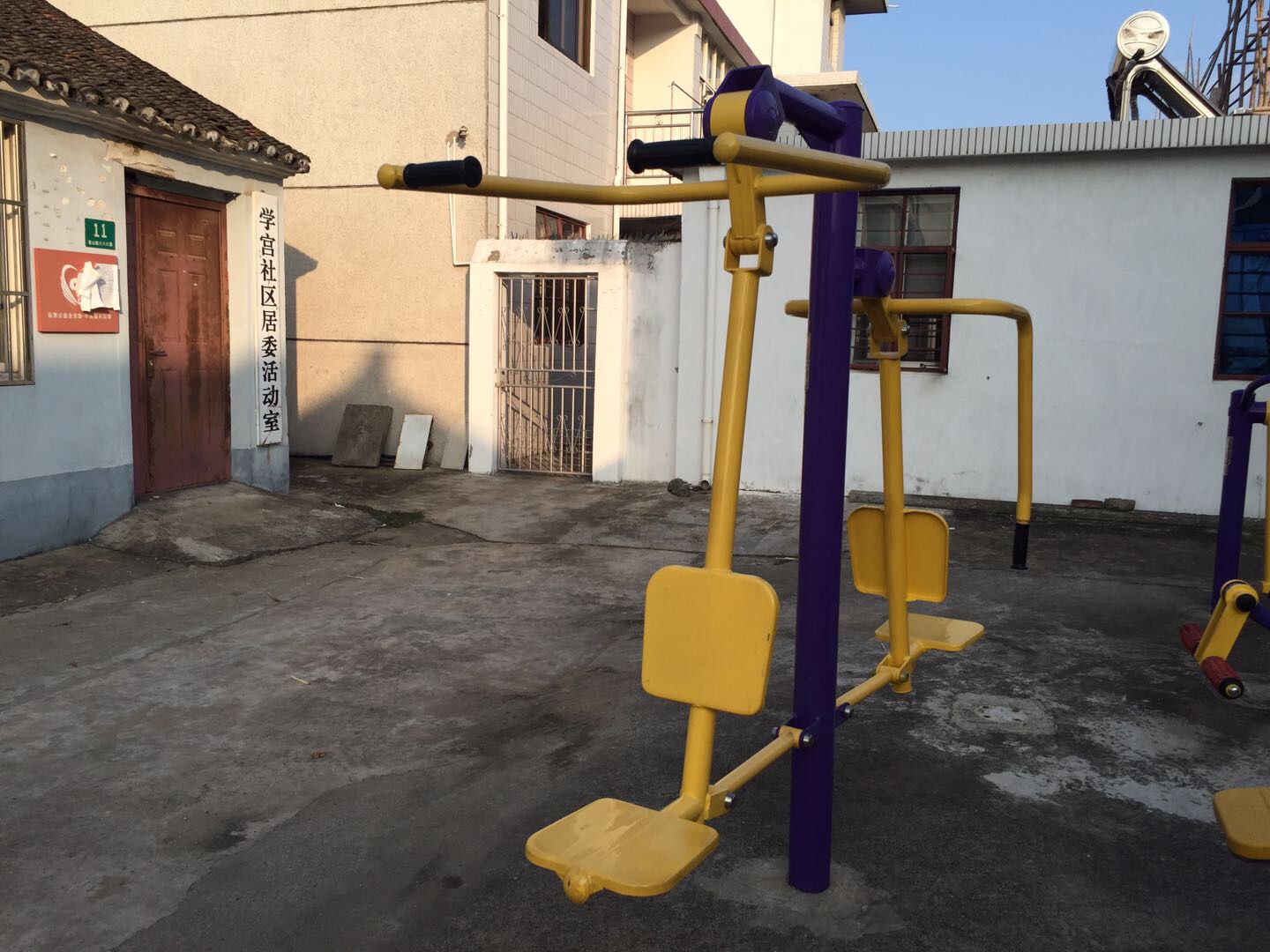 坐推坐拉器 坐推坐拉器