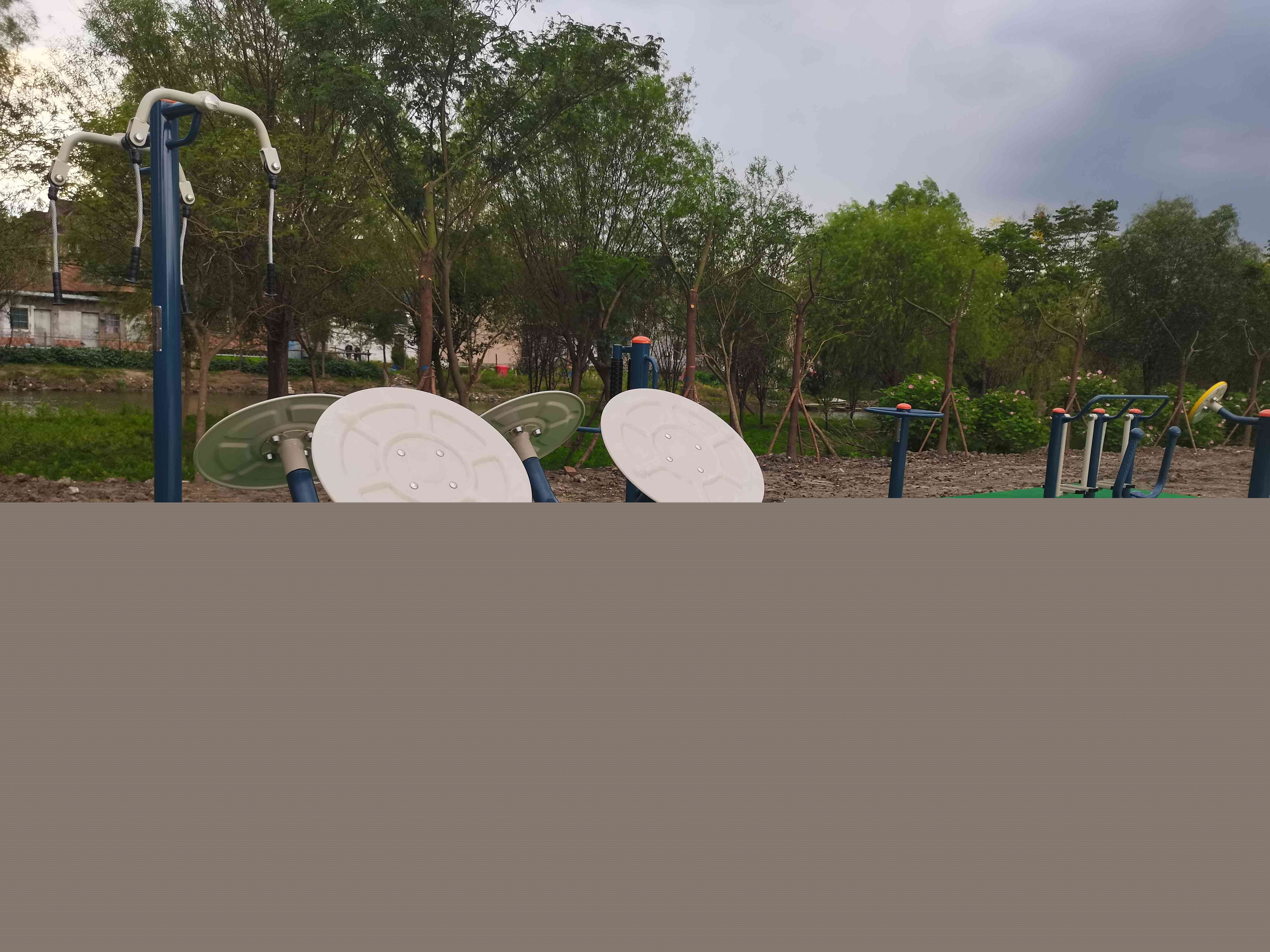 香花橋街道青山社區(qū)居委會健身苑點 香花橋街道青山社區(qū)居委會健身苑點