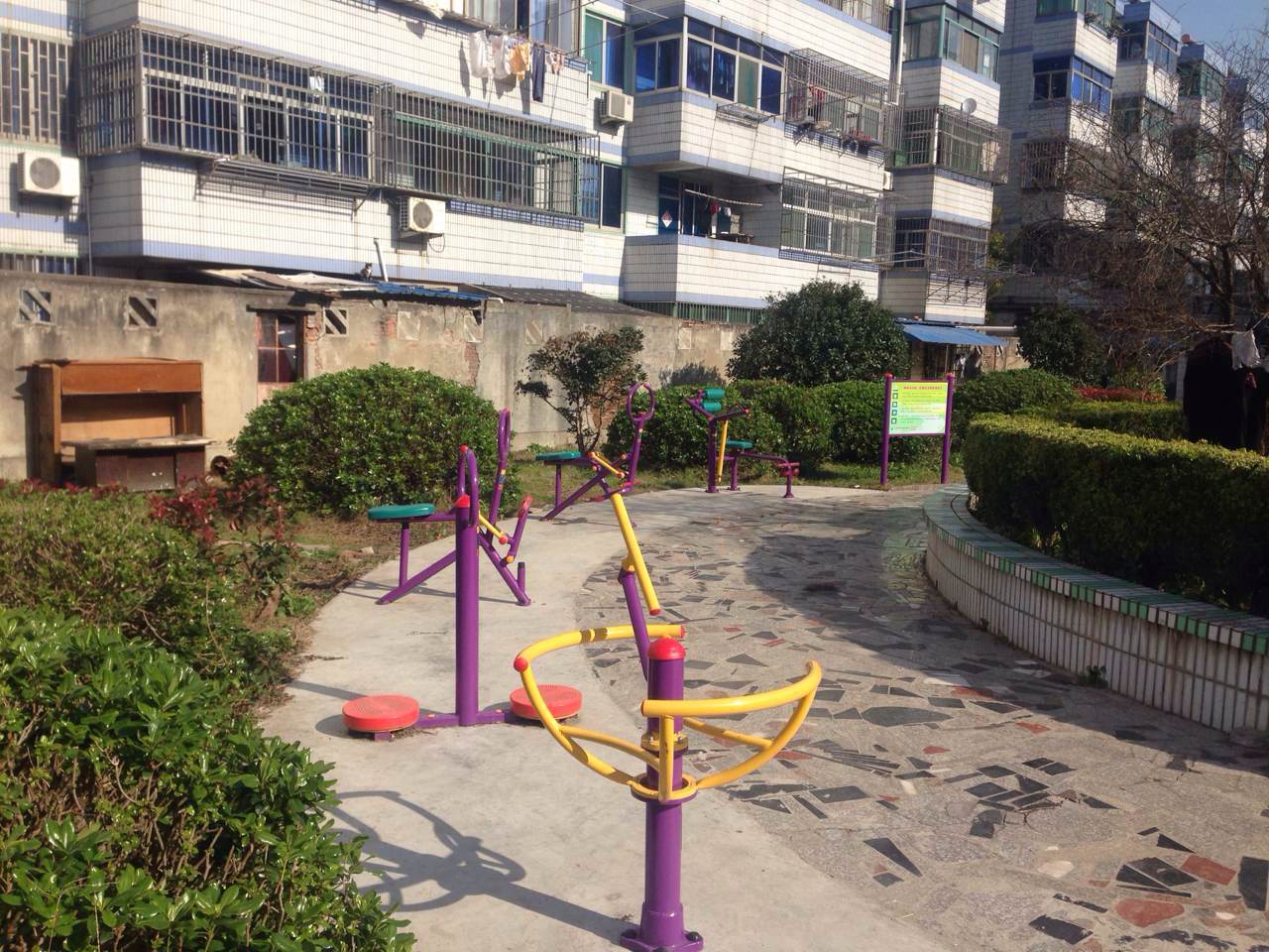 奉城鎮(zhèn)洪廟菜場南苑市民益智健身苑點(diǎn) 奉城鎮(zhèn)洪廟菜場南苑市民益智健身苑點(diǎn)