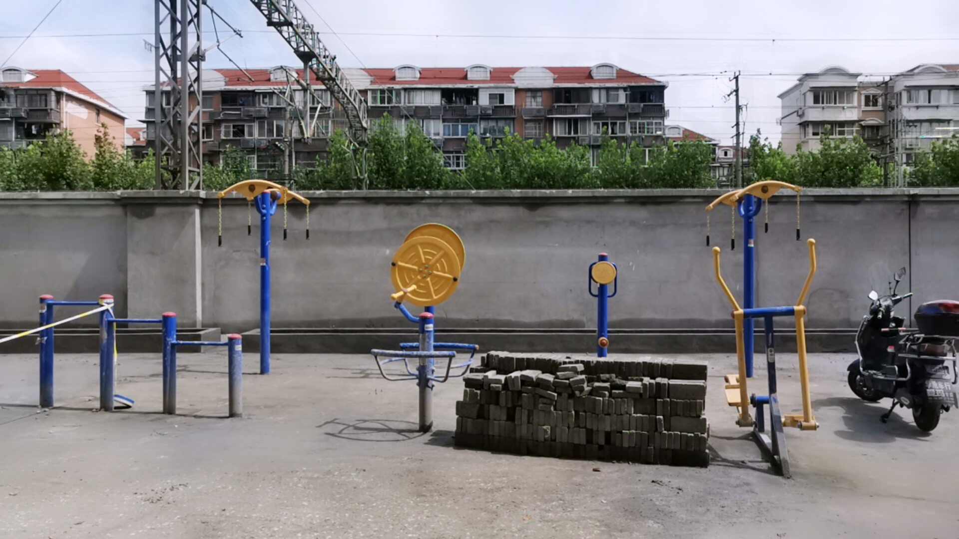 光新居委480弄健身點(15號) 光新居委480弄健身點(15號)