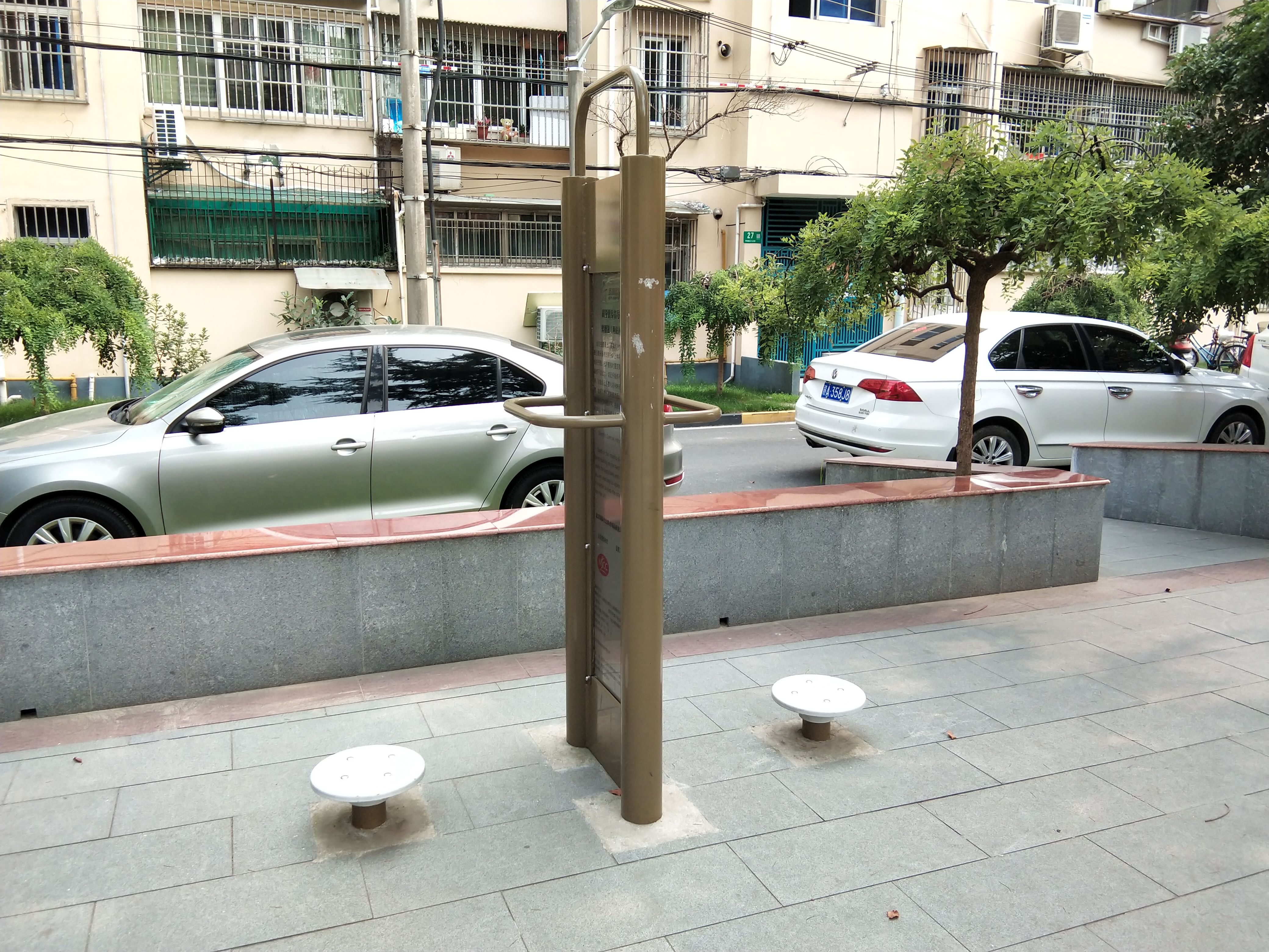 雙立柱扭腰器 雙立柱扭腰器