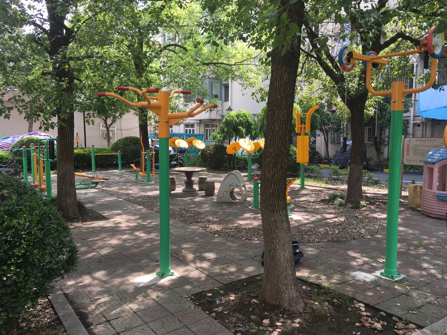 華光居委金泉苑健身點(diǎn)