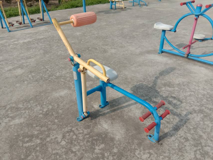 腹背鍛煉器 腹背鍛煉器