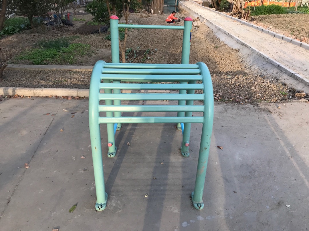 腰背伸展訓練器