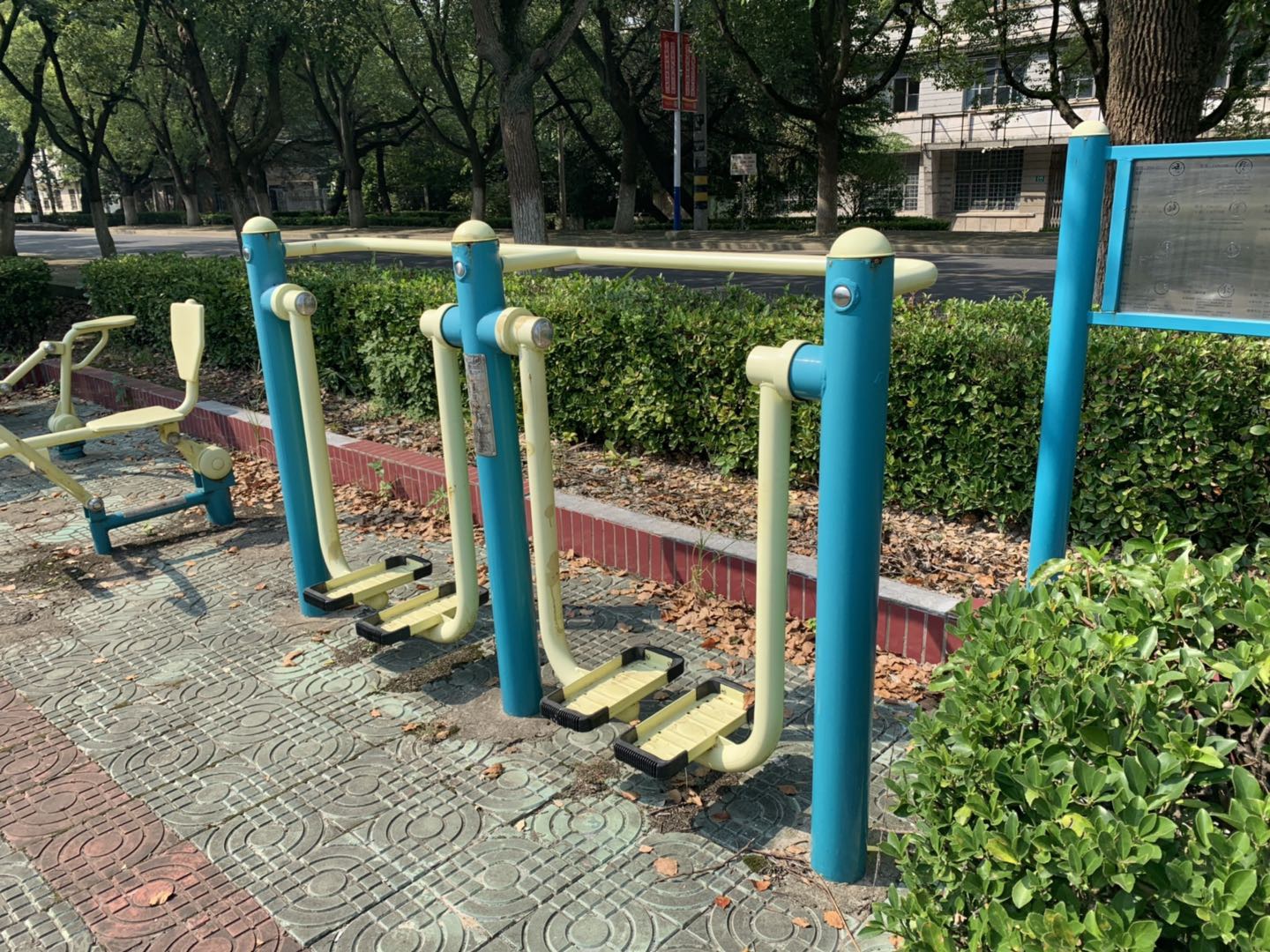 雙位太空漫步機(jī)