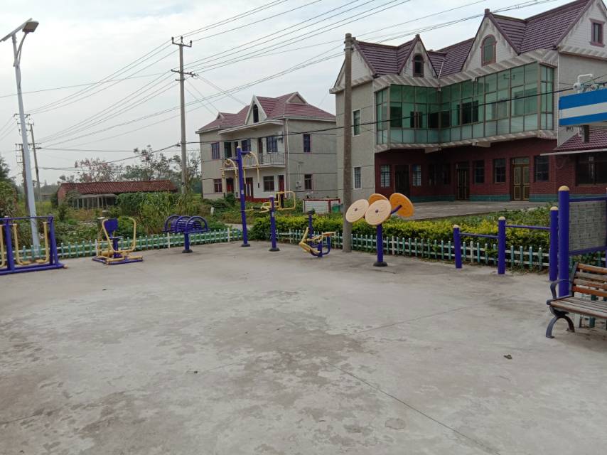 堡鎮(zhèn)四滧村24隊(duì)健身點(diǎn)