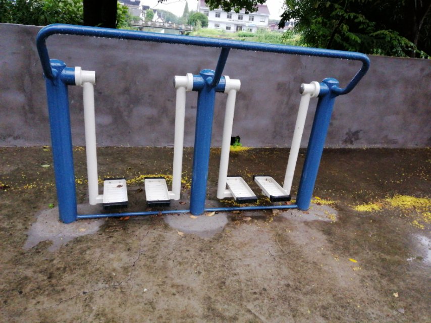 二位太空漫步機(jī)