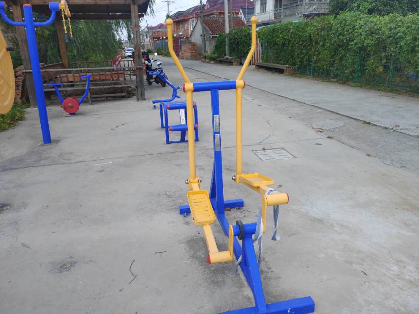 室外橢圓機(jī) 室外橢圓機(jī)