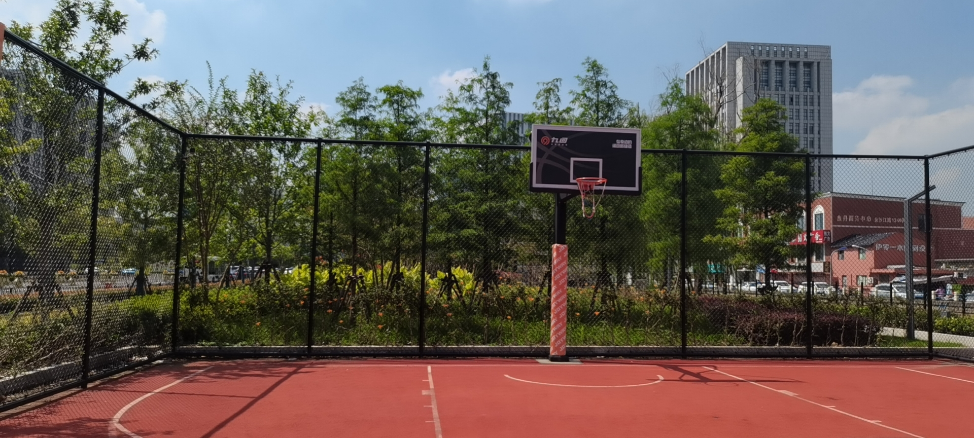 金瀘綠地籃球場 金瀘綠地籃球場