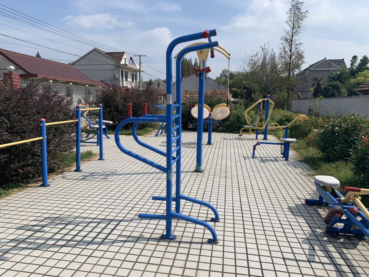 多功能訓練器 多功能訓練器