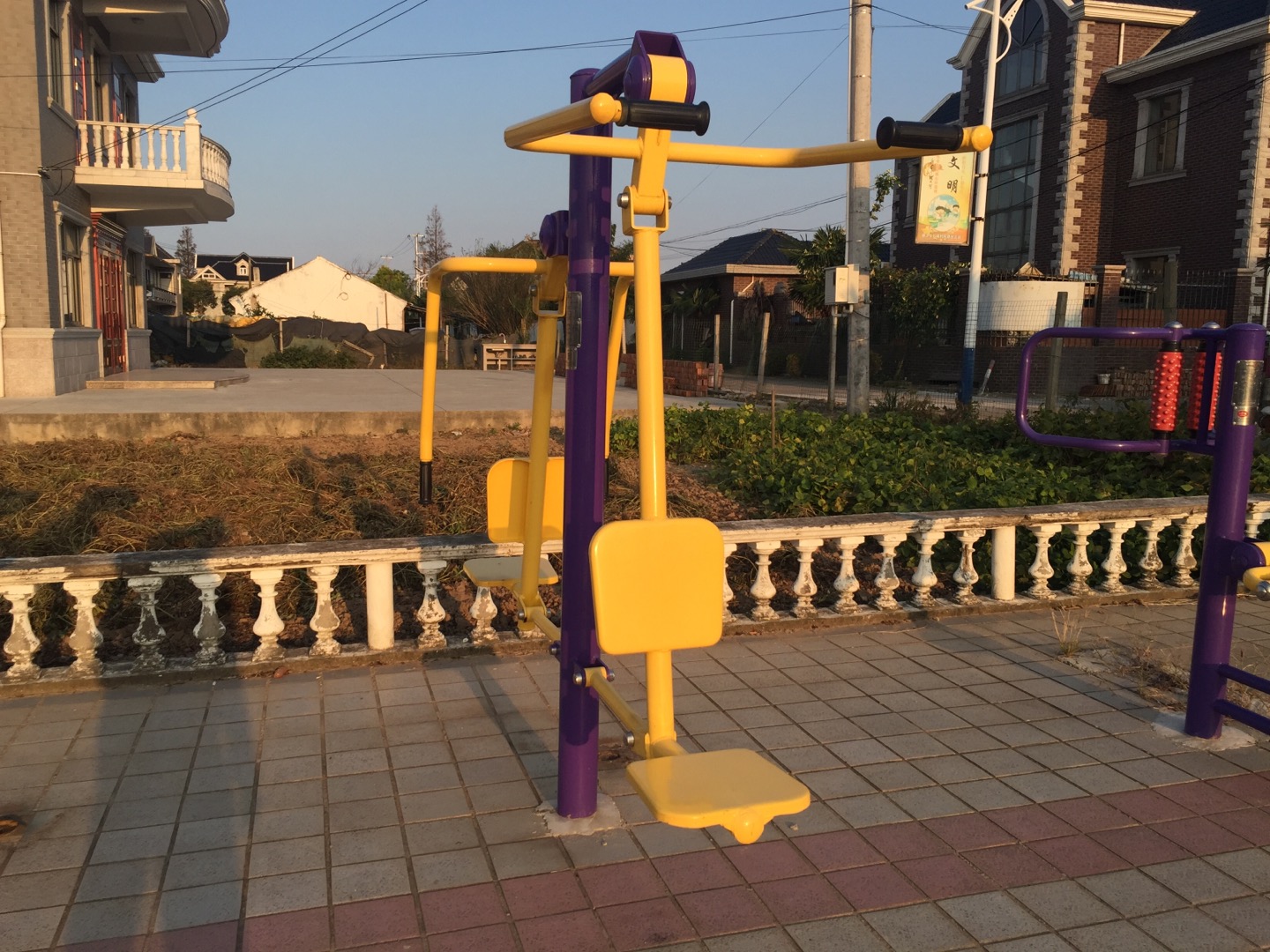 坐推坐拉器 坐推坐拉器