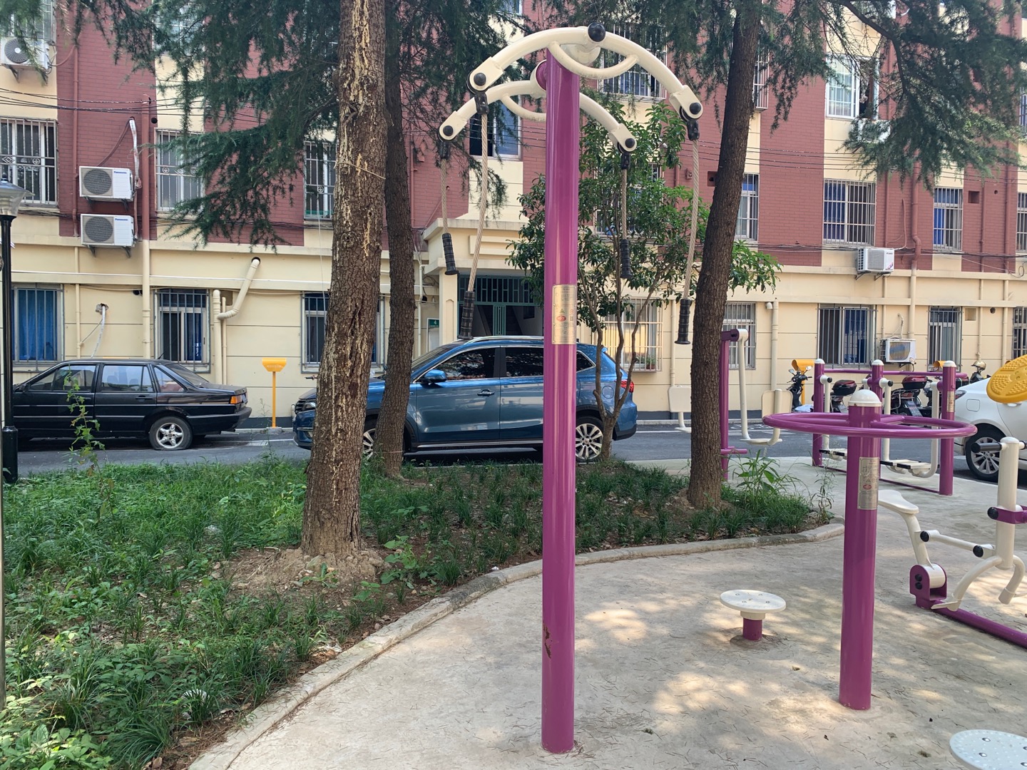 上肢牽引器(兩站位) 上肢牽引器(兩站位)