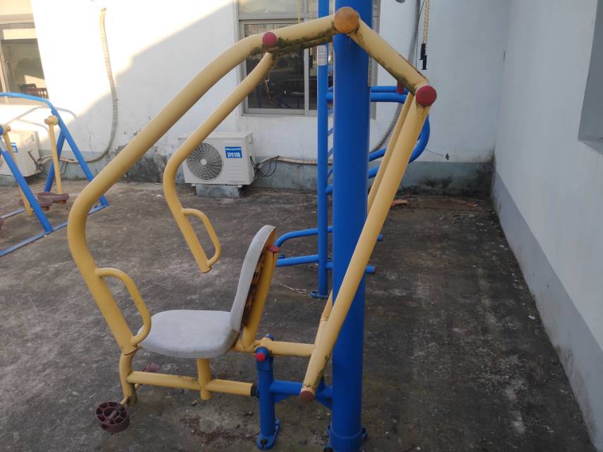 自重推胸器 自重推胸器