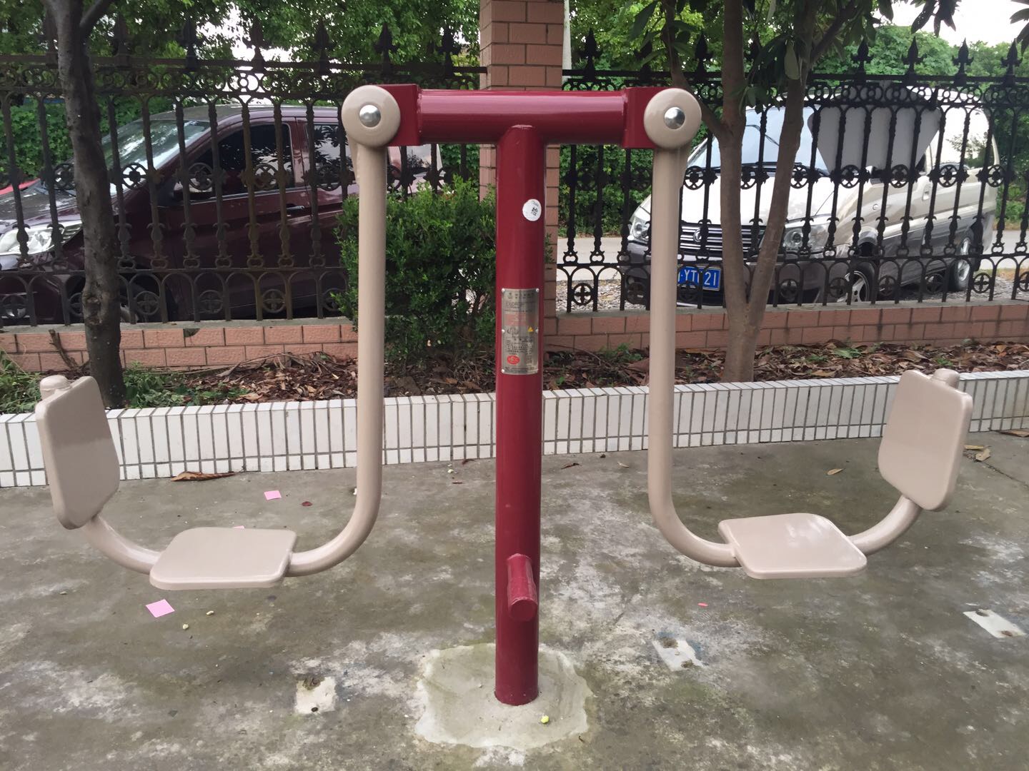 雙人坐蹬器 雙人坐蹬器