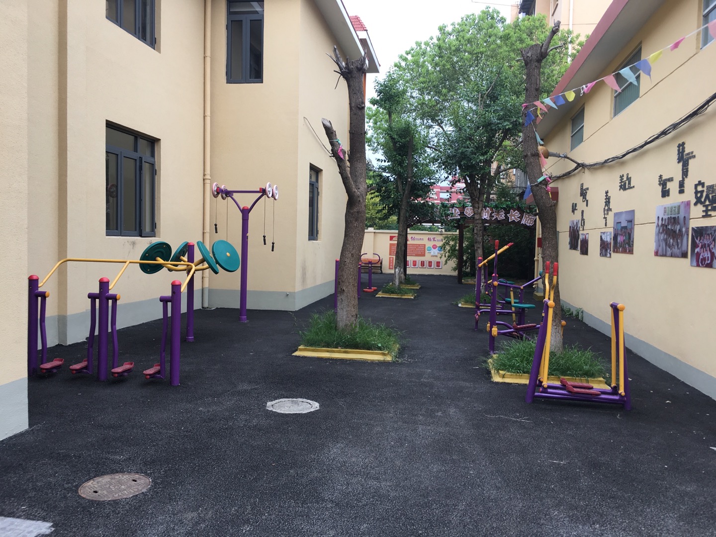 龍柏五村居委龍柏六村小區(qū)健身苑點