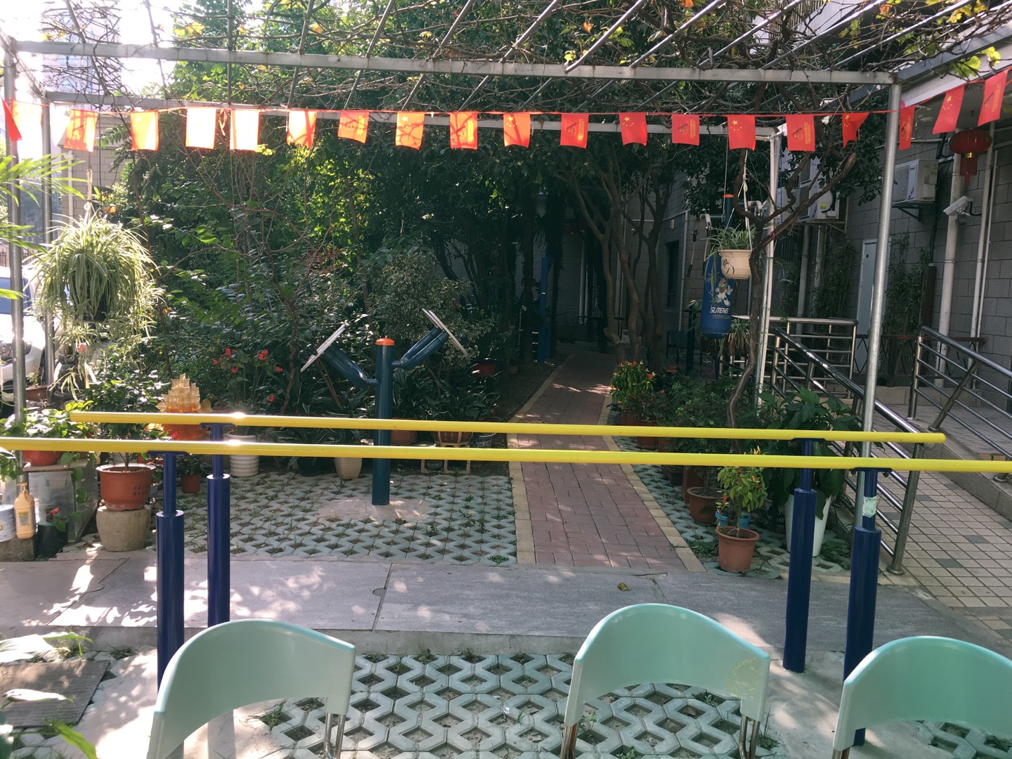 靜安區(qū)寶山路街道王家宅居委健身點(diǎn)（虬江路1226號(hào)）