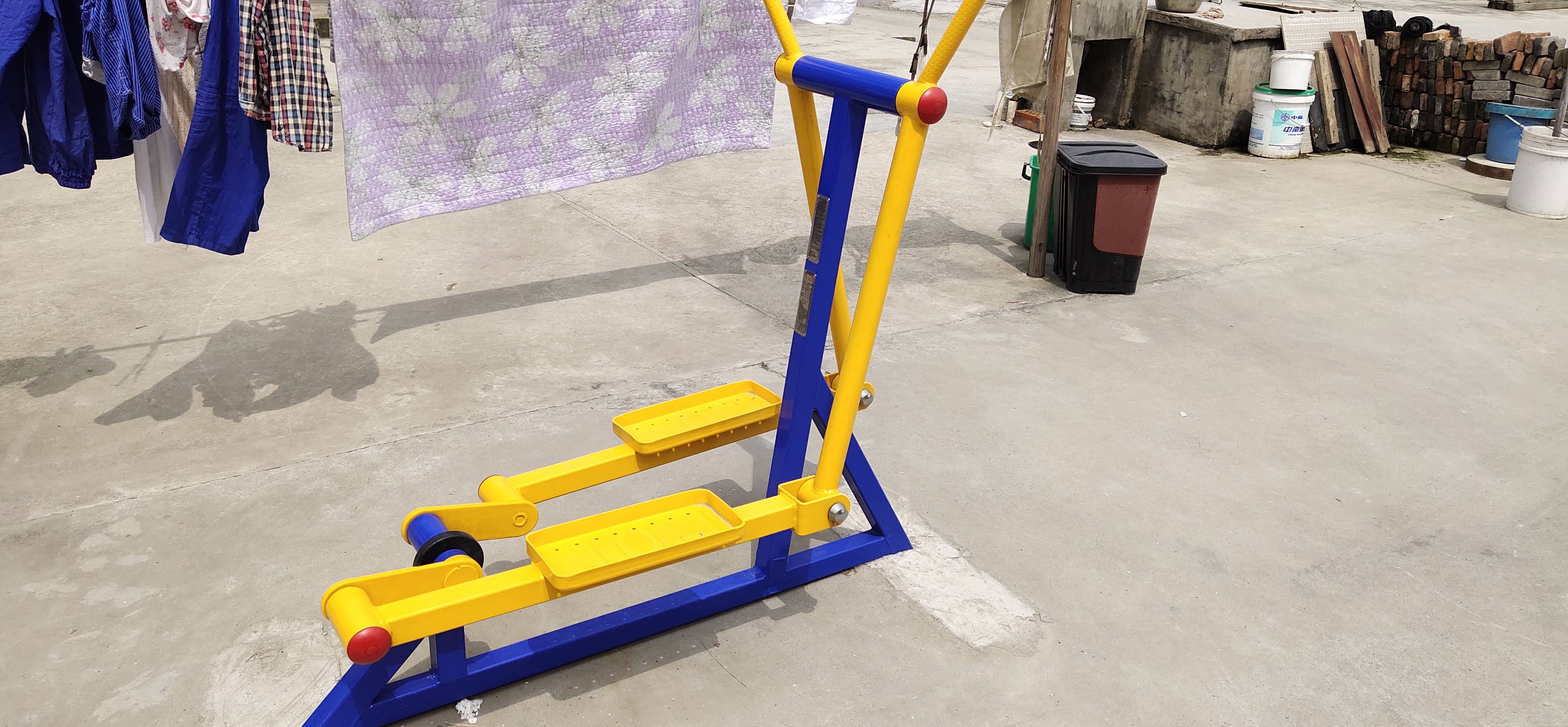 室外橢圓機(jī) 室外橢圓機(jī)