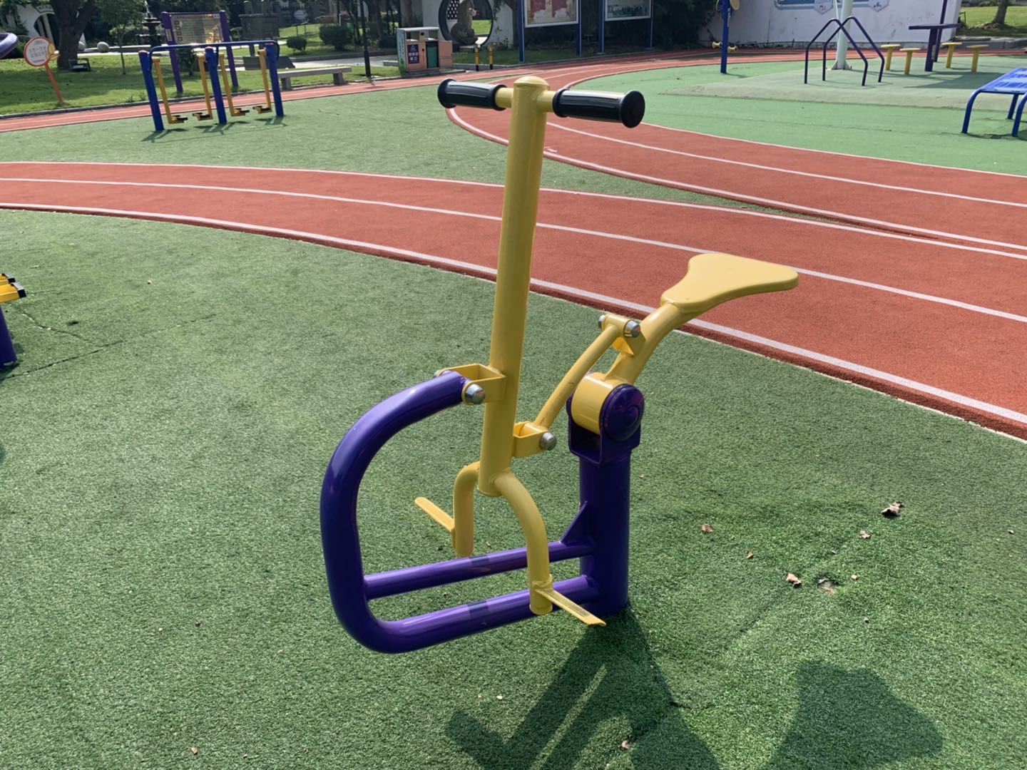 健騎機(jī) 健騎機(jī)