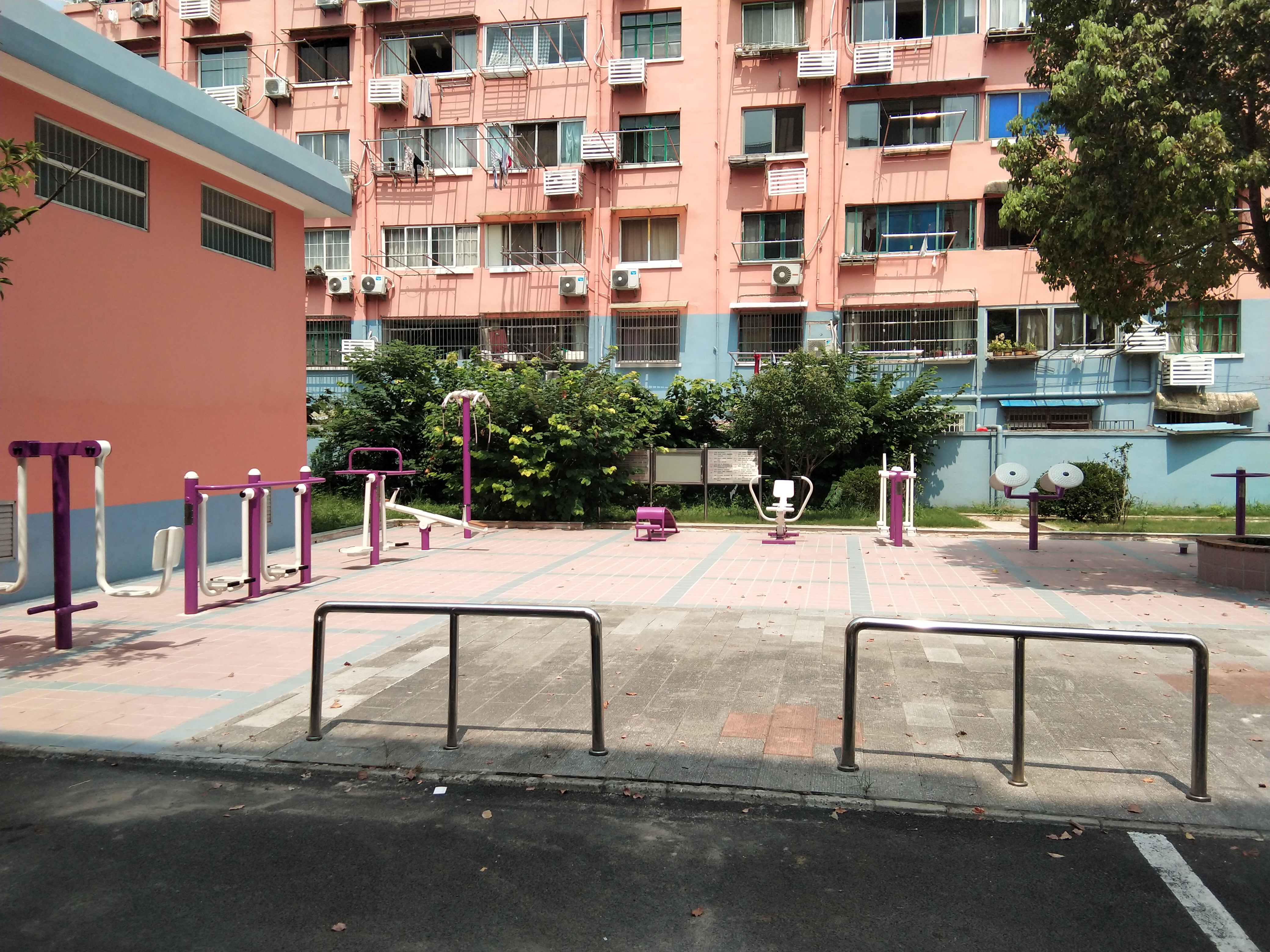 西環(huán)一、二村健身點(diǎn)