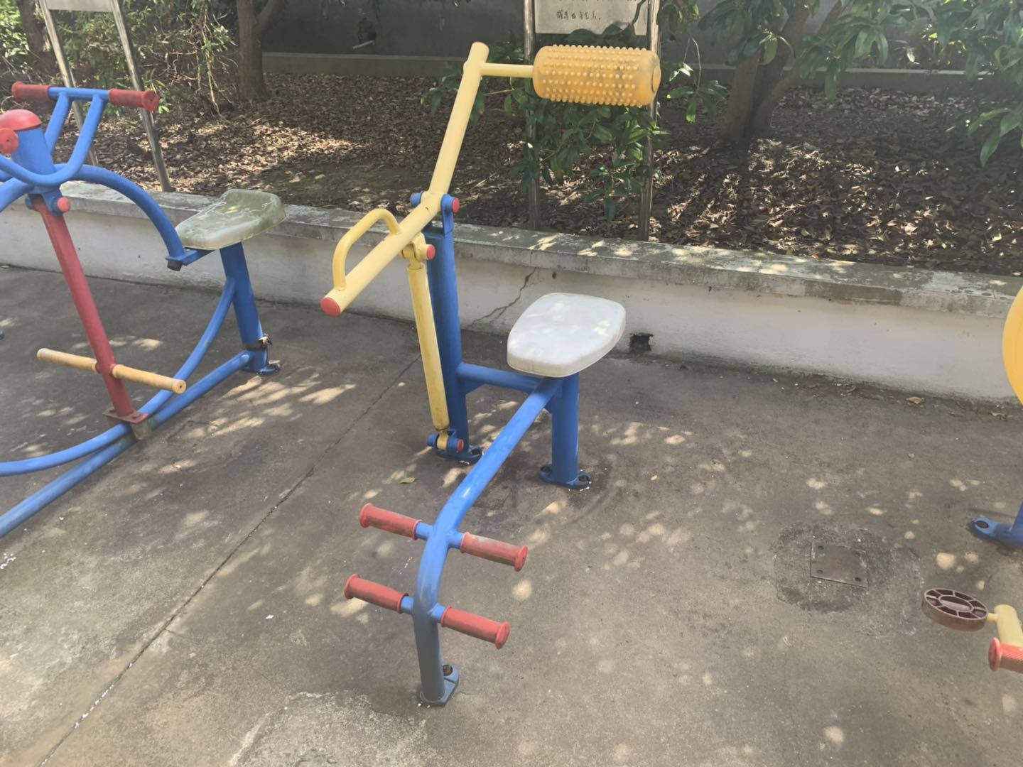 腹背鍛煉器 腹背鍛煉器